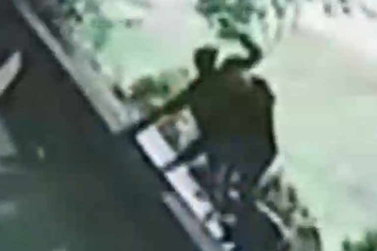 Dos violentos asaltos a casas en una noche en la RM: Detienen a jóvenes de 18 años involucrados en uno de ellos