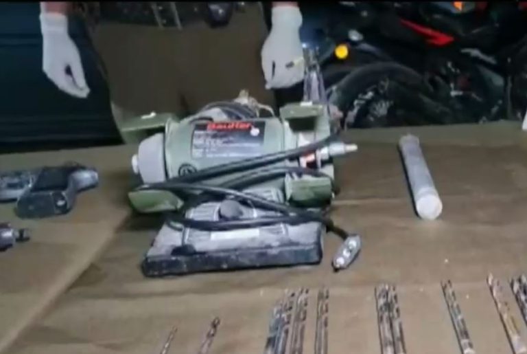Detienen a delincuentes que adaptaban armas para el disparo en La Pintana