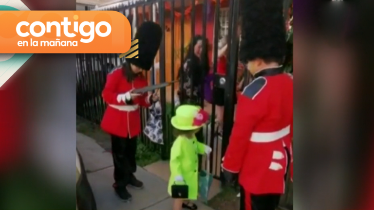 Fue escoltada por “guardias reales”: Niña causa furor en redes sociales con disfraz de la Reina Isabel II