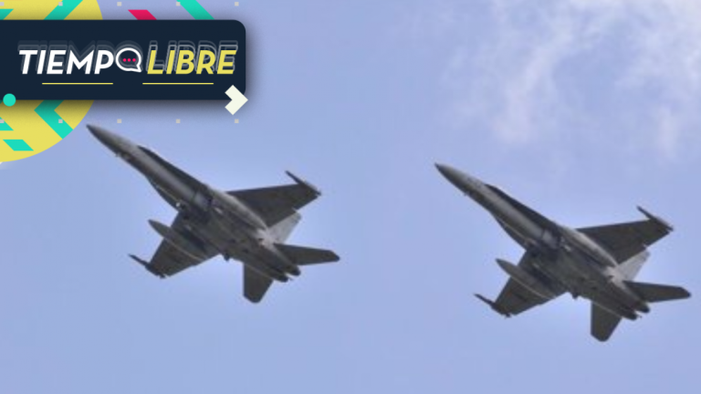Impactante registro: Dos aviones de guerra se estrellaron en plena exhibición