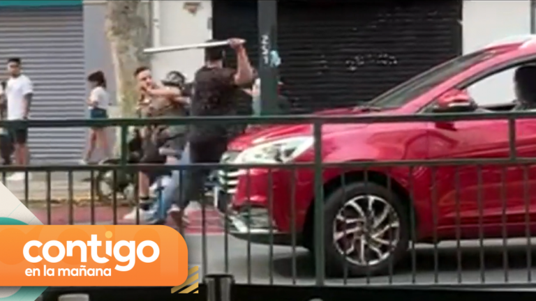 Entre palos y patadas: Registran violenta riña entre conductores en Providencia