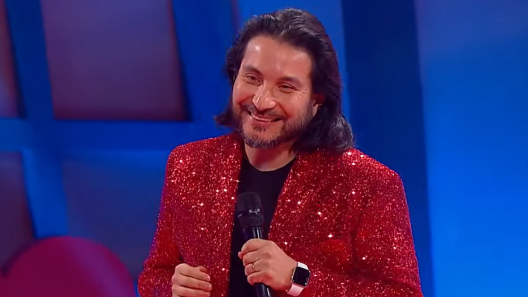 Con guiños a Pailita y Marcianeke: Revisa la hilarante rutina de Felipe Avello en Teletón 2022