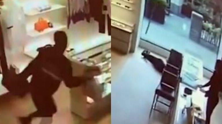 Ladrón intentó robar cartera de lujo pero chocó contra una vitrina y se desmayó: Todo quedó grabado