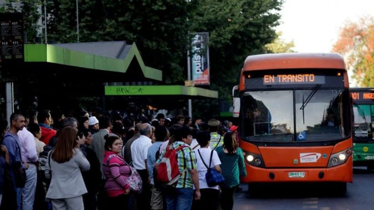 Se acabó: Congelamiento de tarifas en el transporte llegaría a su fin según Boric