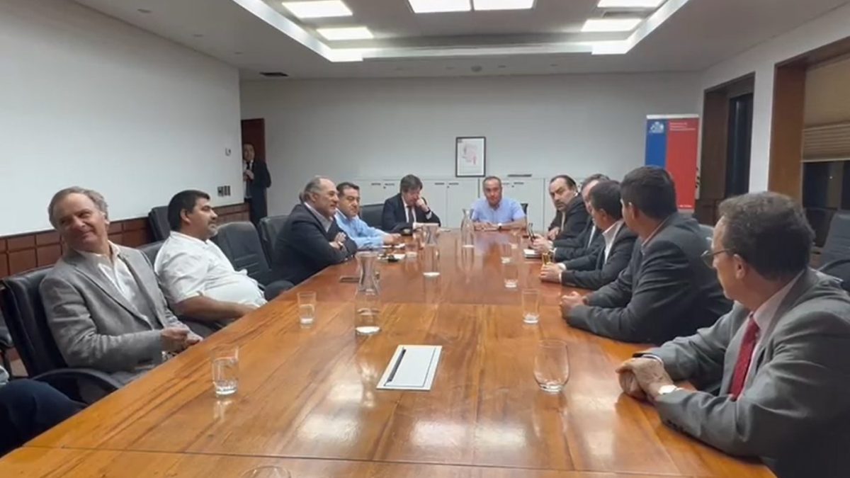 Camioneros “descolgados” llegan a acuerdo con el gobierno para deponer ...