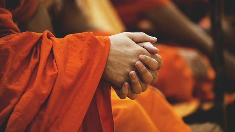 Templo tailandés se queda sin monjes al dar todos positivo a examen por 