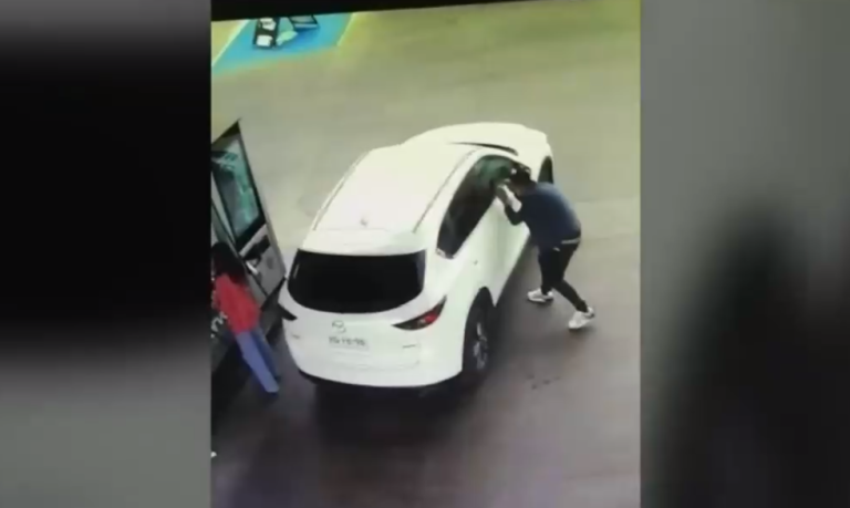 Preocupación por insólitos robos en bencineras de autoservicio: Cuatro consejos clave para evitar estos delitos