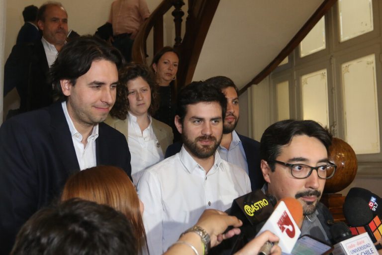 ¿Mixta o 100% electa? Así es el gran nudo que traba el acuerdo constituyente en el ex Congreso Nacional
