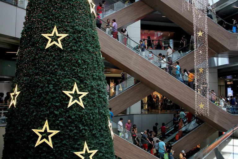 Trabajadores de malls abren el debate: Solicitan salir más temprano para Navidad por temor a la delincuencia