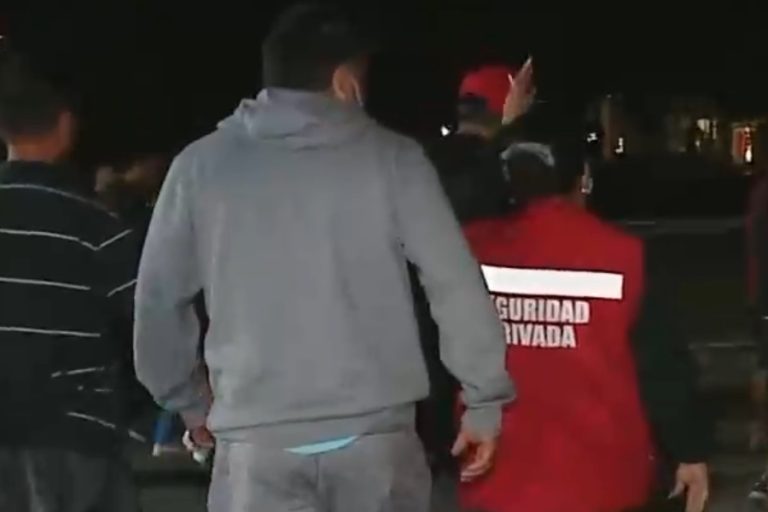 Hospital Félix Bulnes fue evacuado por paciente que llegó con supuesto artefacto explosivo en su cuerpo