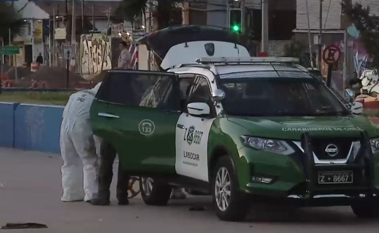 Hombre fue apuñalado en Estación Central: Fue encontrado en el bandejón central