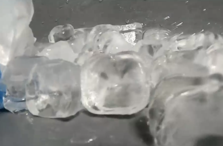 Ventas de hielo y helado al alza por intensa ola de calor en la Región Metropolitana