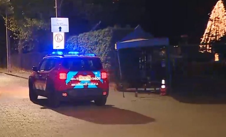 Avaluados en $200 millones: Roban 3 autos de alta gama en las afueras de una licenciatura de 8° básico