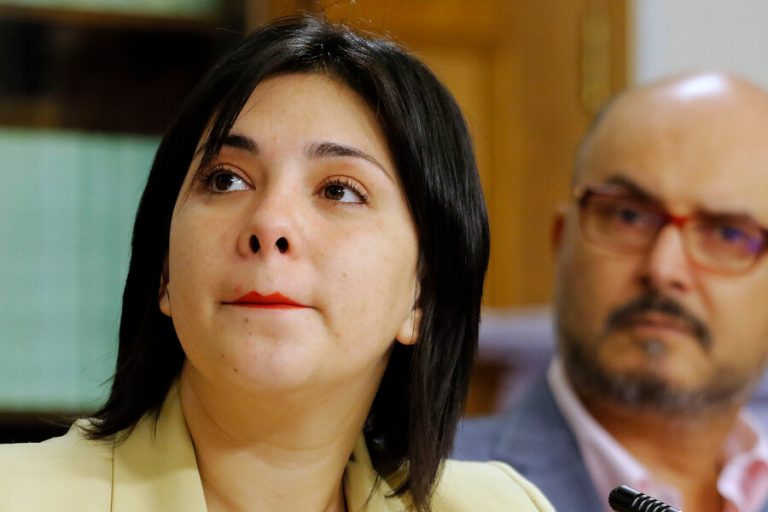 Karol Cariola cuestionó Acuerdo por Chile, pese a la firma del PC: 