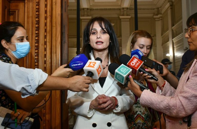 Candidata a Fiscal Nacional, Marta Herrera, enfrenta difícil camino tras primeras críticas dirigidas a La Moneda