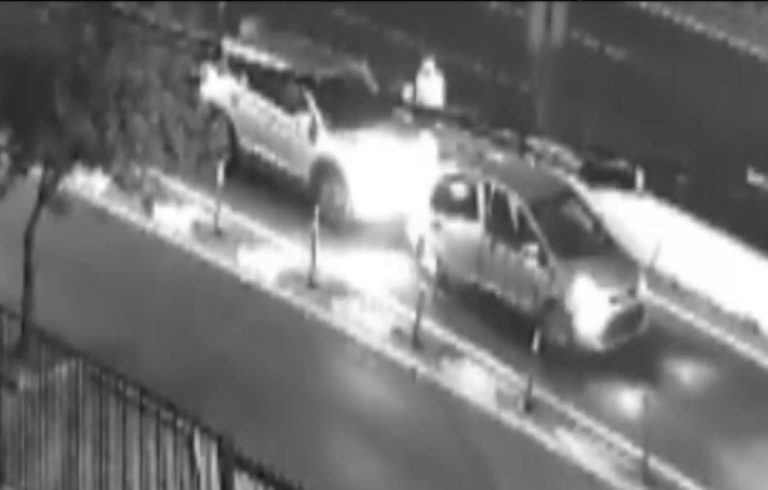 Mujer fue víctima de violenta encerrona en Américo Vespucio: Funcionario PDI intentó frustrarla, pero no pudo