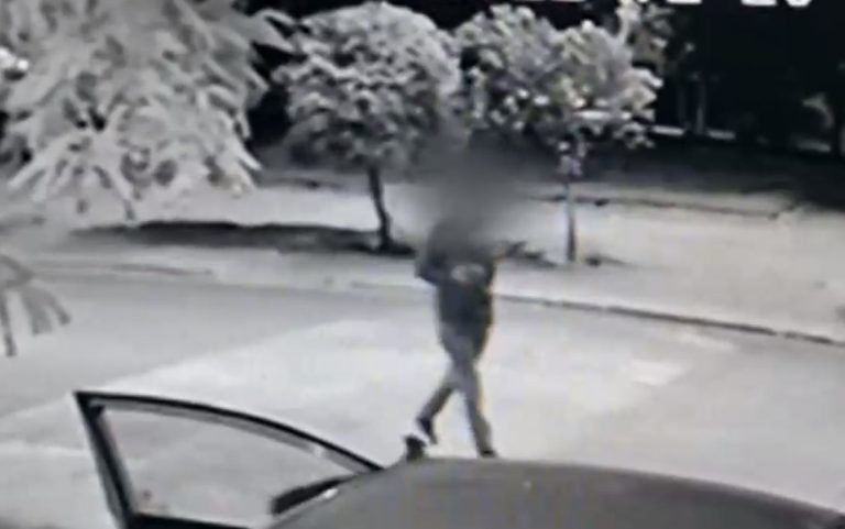 Enigma en Estación Central: Conductor murió apuñalado en su auto y cámaras revelaron el crimen