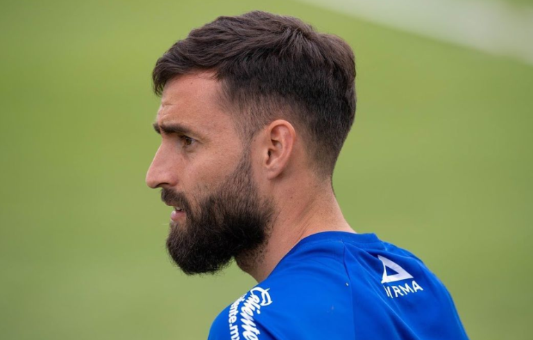 Huyeron en el vehículo de alta gama: Jugador de U. de Chile sufre encerrona y es intimidado con armas de fuego