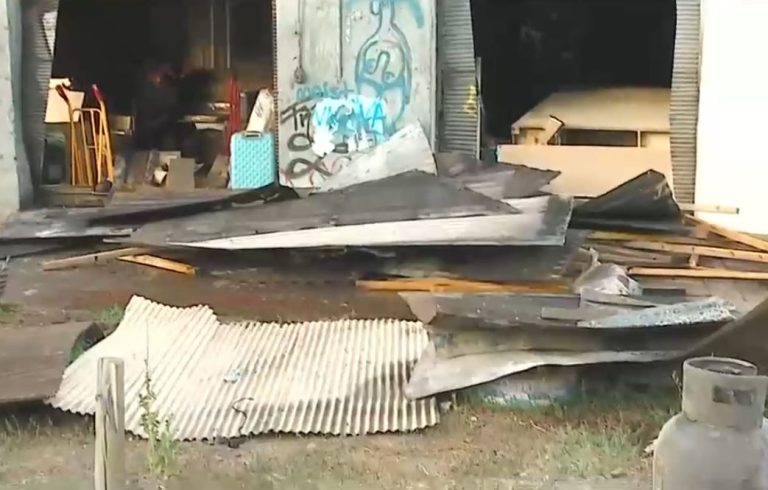 Una mujer y dos niños fallecieron producto de un incendio en Santiago Centro: Serían una madre y sus hijos