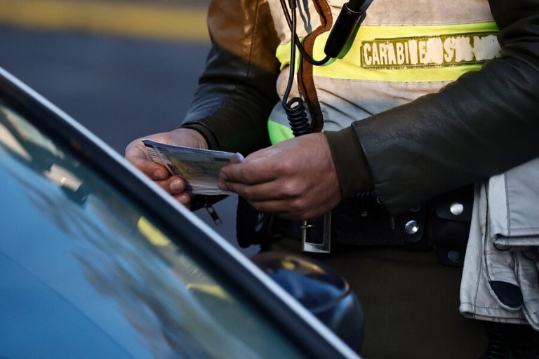 Fiesta en comisaría terminó con carabinero dado de baja: Intentó conducir en estado de ebriedad