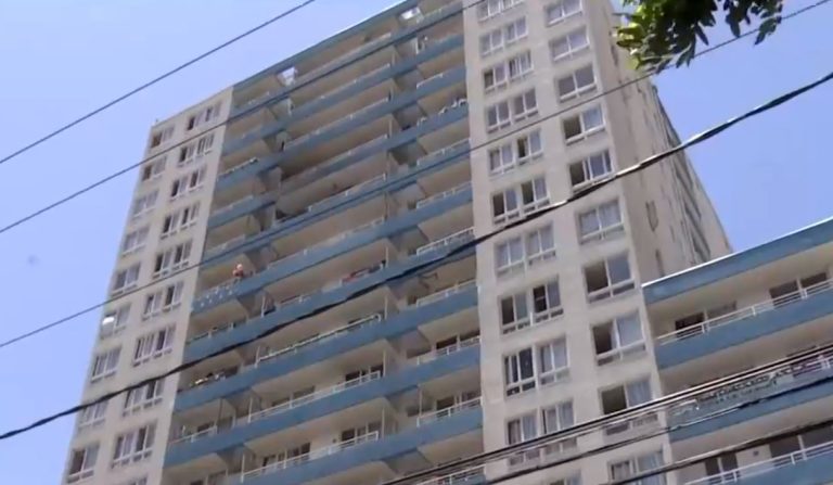Padre de menor que recibió caída de niña desde edificio en Quinta Normal relata duros momentos tras accidente