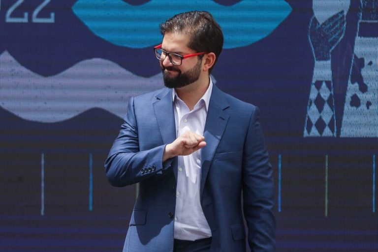 Pdte. Boric envió mensaje de Navidad con mención a Viña del Mar: 