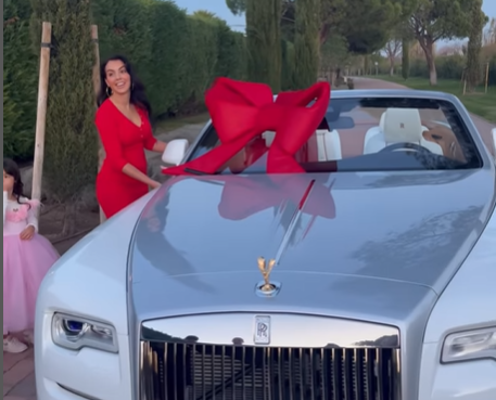 Avaluado en más de $300 millones: ¿Qué tiene de especial el Rolls-Royce que Cristiano recibió para Navidad?
