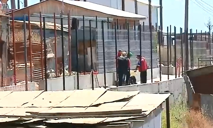 Siguen esperando soluciones definitivas: Los damnificados olvidados por incendios en Valparaíso