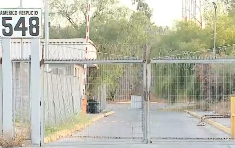 Roban camión cargado de productos: Registran violento asalto a bodegas de tienda de retail