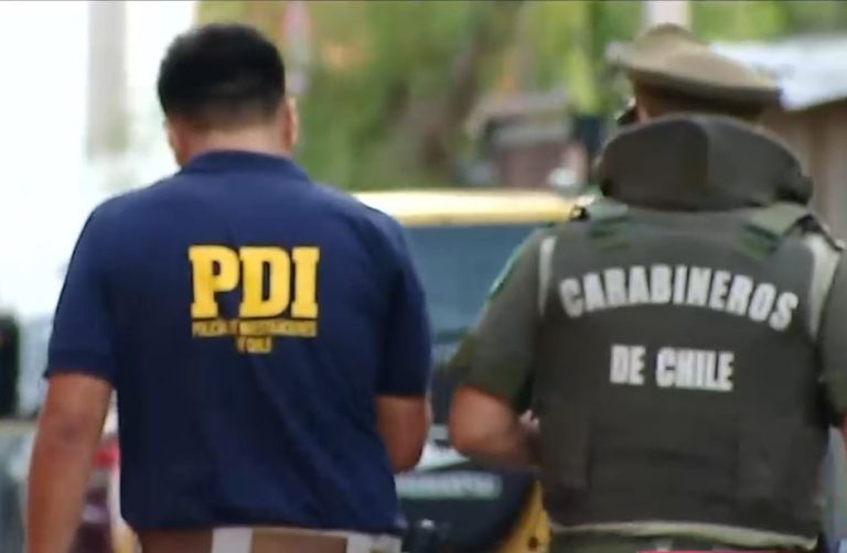 Hombre murió baleado en plena vía pública: Sujetos le dispararon mientras limpiaba su auto en Puente Alto