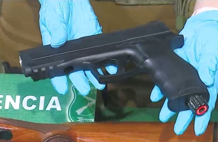 Hombre fue detenido tras golpear a su pareja en una notaría de Las Condes: La había amenazado de muerte