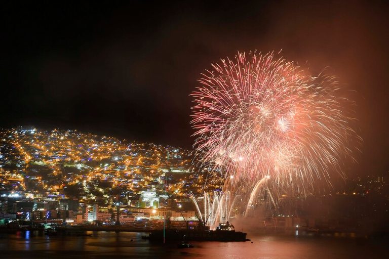 Año Nuevo: DGMN no autoriza lanzamiento de fuegos artificiales en Viña del Mar y Valparaíso