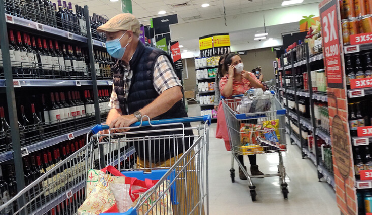 Evite filas y malos ratos: Los horarios de los supermercados para este fin de semana largo de Año Nuevo