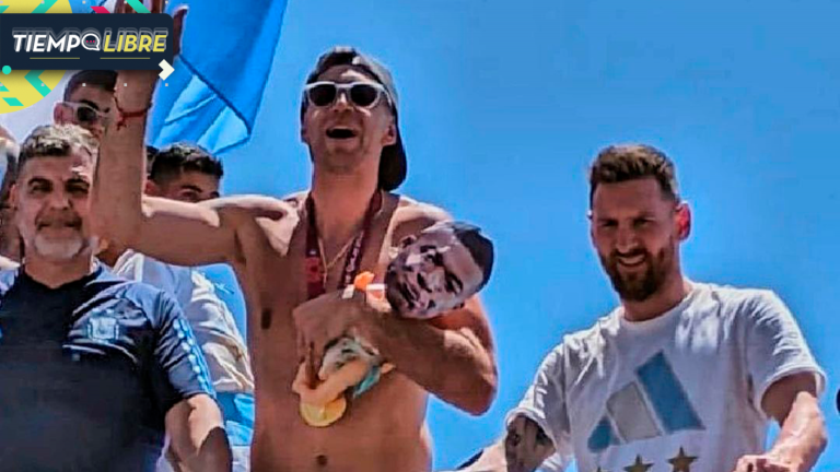 Captan a Dibu Martínez celebrando título mundial con un bebé con la cara de Mbappé