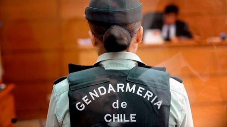 Exalumnas de Gendarmería presentan querella criminal tras ser expulsadas por video en ropa interior