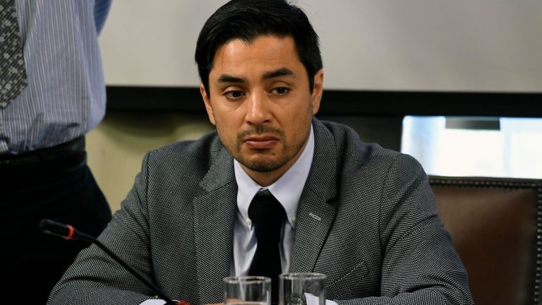 Diputado Carter dejó de vivir con su mamá a sus 42 años: 