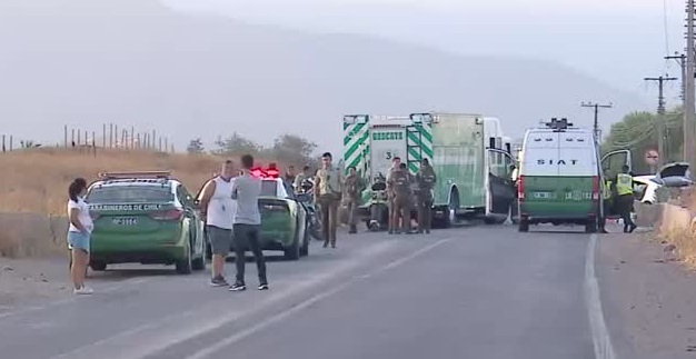 Dos personas resultaron fallecidas: Fatal choque frontal de vehículos en sector de Puente Lo Boza en Quilicura