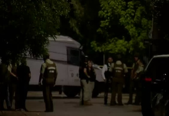 Dos Carabineros heridos y un delincuente muerto: Violenta balacera se desarrolló en comuna de La Granja