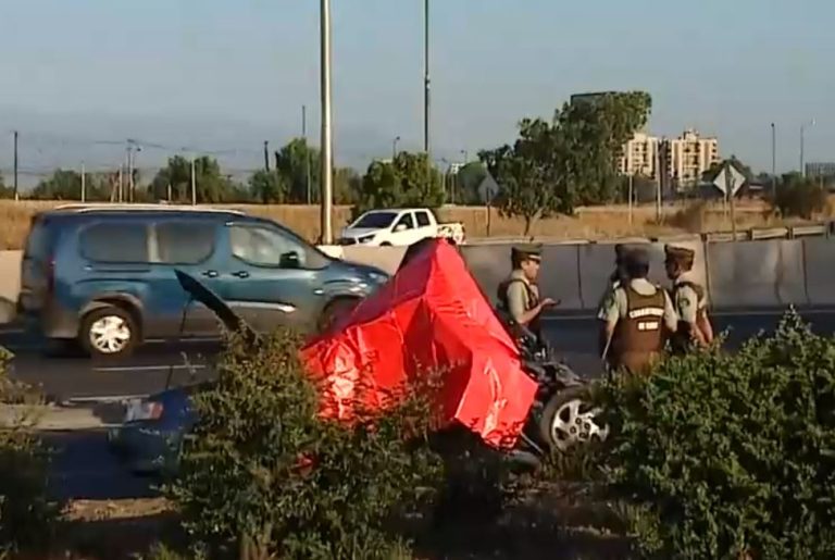 Dos adultos mayores fallecieron en accidente de tránsito en Maipú: Investigan eventual fuga de implicados