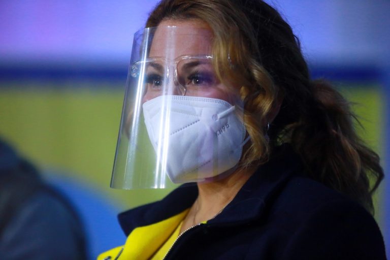 Más de 2 mil millones: Formalizan a cercanos de Cathy Barriga por presunta malversación de fondos en Maipú