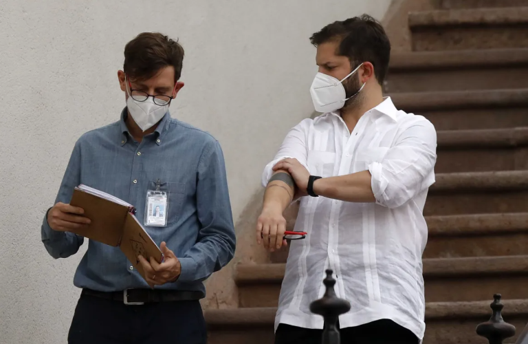 Junto a Marcela Ríos: ¿Por qué Matías Meza-Lopehandía, jefe de gabinete del pdte. Boric, presentó su renuncia?