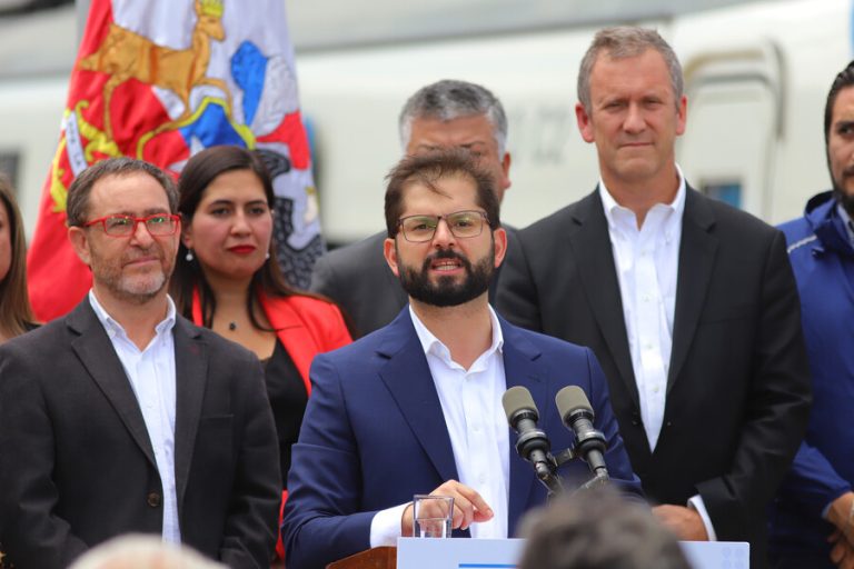 Coletazos por indultos presidenciales continúan: ¿Es posible que el gobierno revoque la medida?