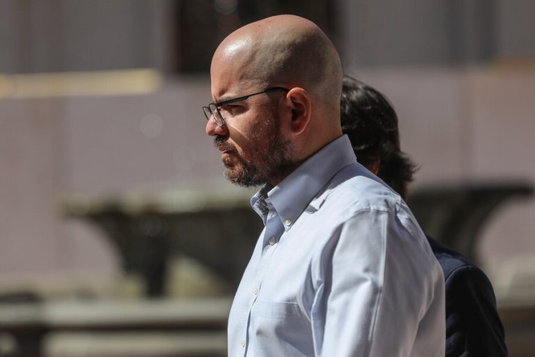 Giorgio Jackson descartó presiones a ex seremi y presentó defensa por acusación constitucional