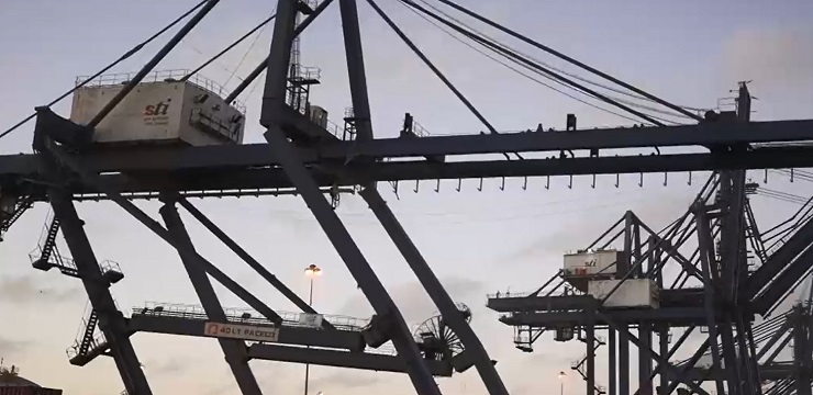 Operación duró más de 10 horas: Así fue el impresionante desplome de grúas en Puerto de San Antonio