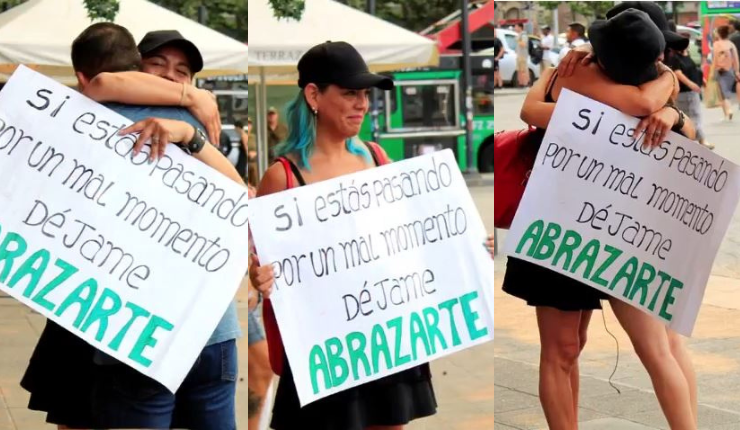 El tierno gesto de mujer que regala 