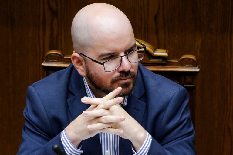 Cámara vota este jueves: Comisión revisora rechazó acusación constitucional contra ministro Jackson