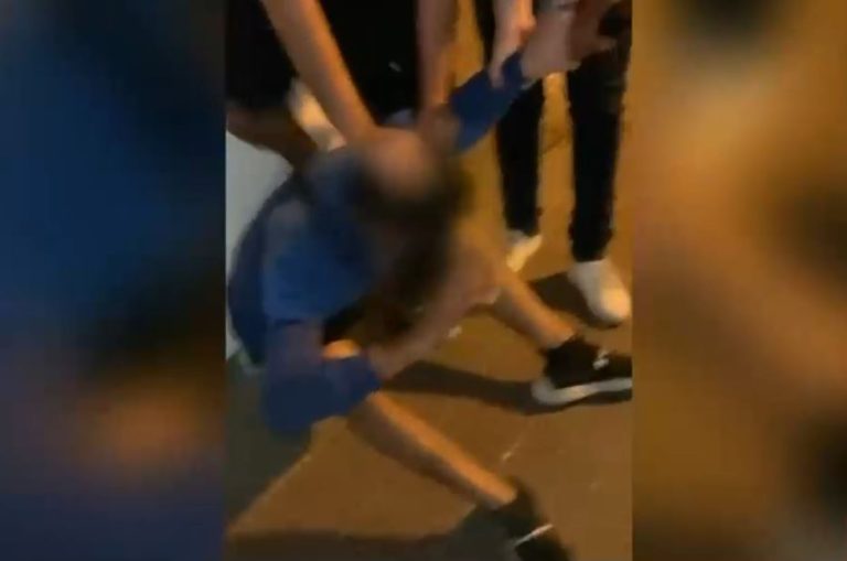 Fue atropellado al intentar huir de detención ciudadana: Lo pillaron robando espejos de autos en Ñuñoa