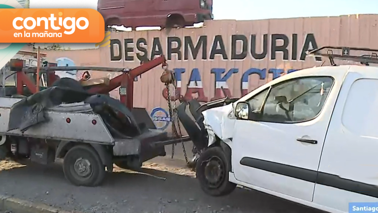 Violento choque de furgón en La Pintana dejó dos lesionados