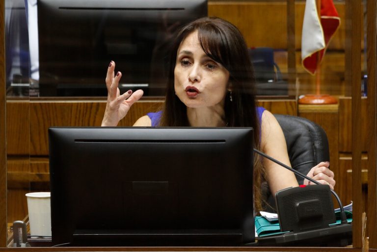 Declaran vacante cargo de Marta Herrera pese a negarse a presentar su renuncia tras petición de fiscal nacional