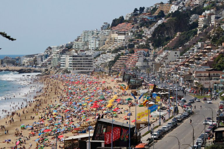 Turistas argentinos sorprendidos por inseguridad en Reñaca: Denuncian robos y poca presencia policial